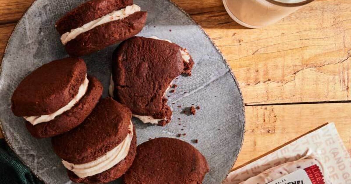 Cranberry Goat Cheese-Stuffed Cookie Sandwiches | Laura Chenel
